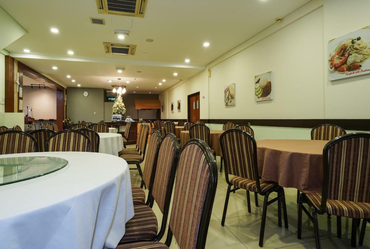 Oyo 43955 N9 Business Hotel Nilai Ngoại thất bức ảnh