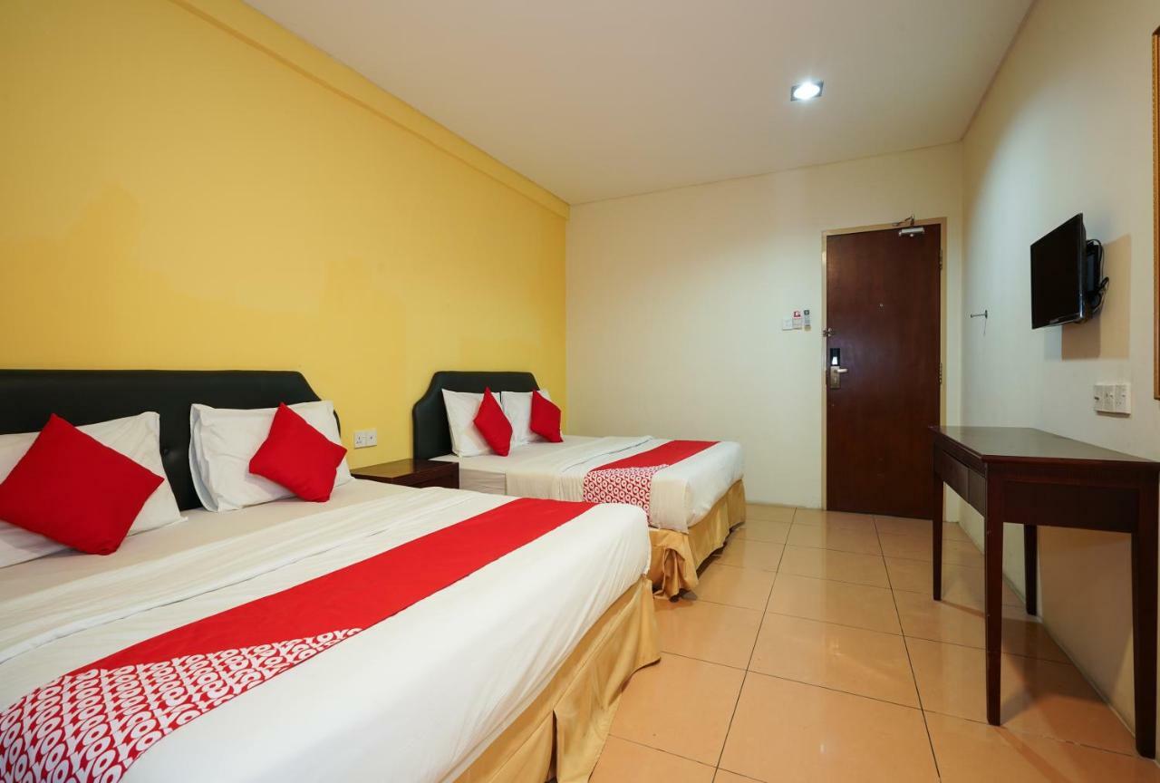 Oyo 43955 N9 Business Hotel Nilai Ngoại thất bức ảnh