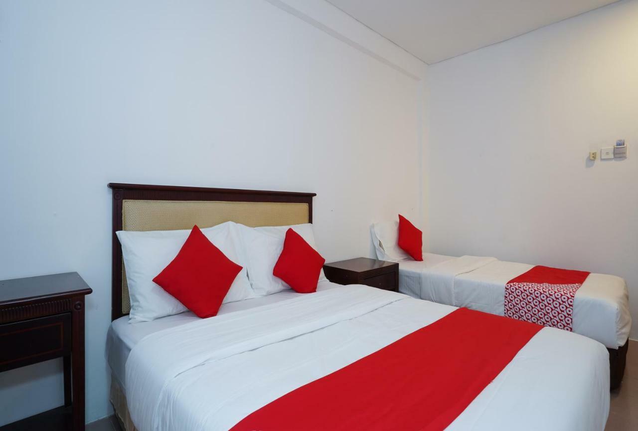 Oyo 43955 N9 Business Hotel Nilai Ngoại thất bức ảnh