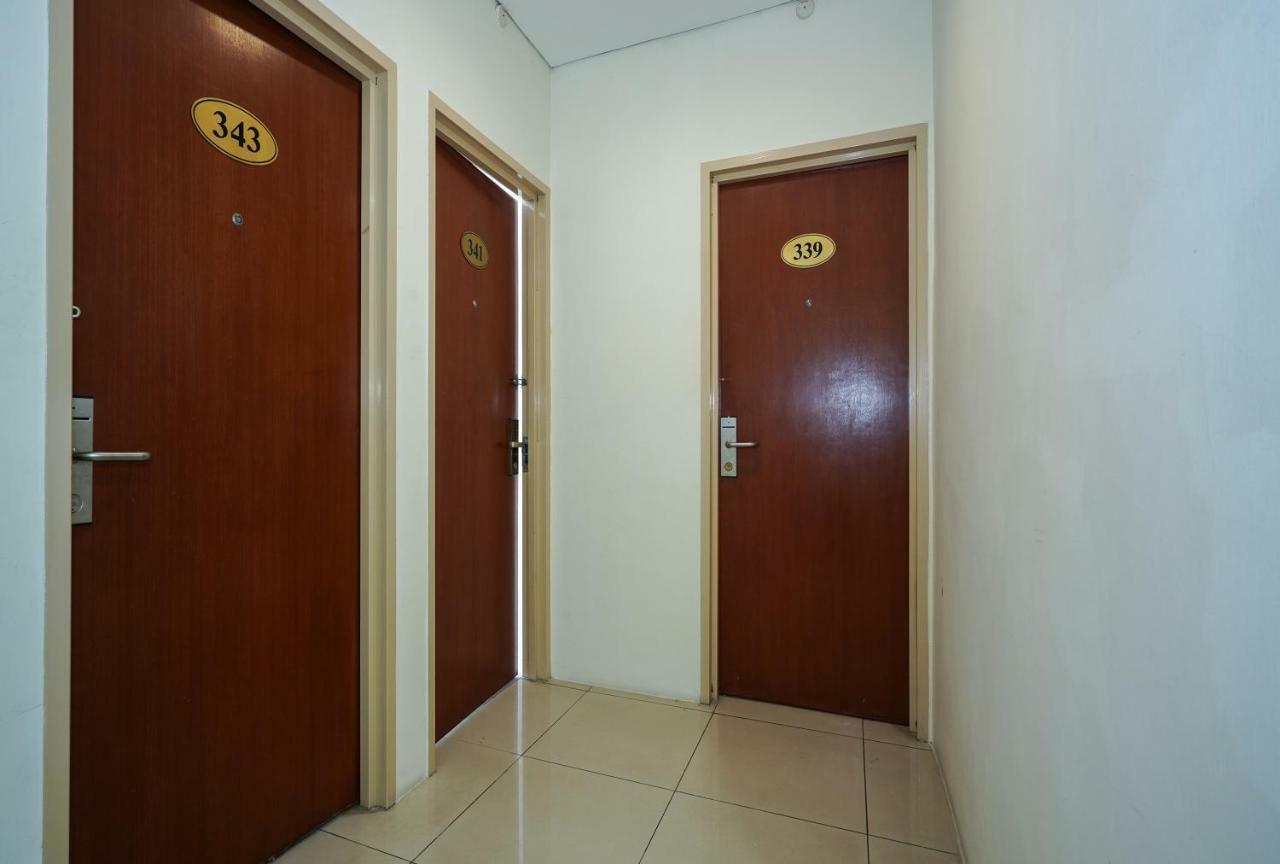 Oyo 43955 N9 Business Hotel Nilai Ngoại thất bức ảnh